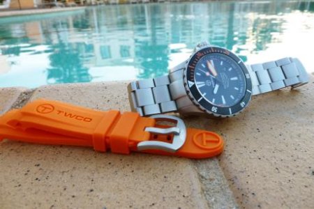 4_TWCO_Sea_Rescue_Diver_Silicon_orange_strap_custom_buckle_1.jpg