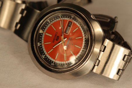 1975 SEIKO 6119-6400 UFO.jpg
