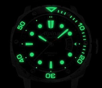 Alpina_Geneve_Extreme_Diver_300_Orange_luminova.jpg