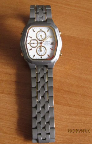 Sat-Citizen-chronograph-titanium-_slika_O_6902113.jpg