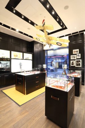 Bremont-Boutique-Hong-Kong-4.jpg
