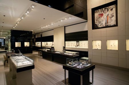 Tag-Heuer-Paris-boutique-5.jpg