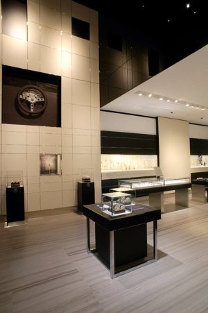 Tag-Heuer-Paris-boutique-9.jpg