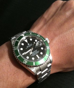 Rolex-16610LV.jpg Rolex-16610LV.jpg