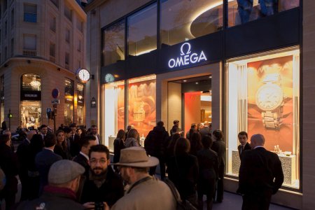 505-The_new_OMEGA_Boutique_in_Paris.jpg