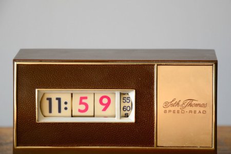 seth_thomas_speed_read_4.jpg_grande.jpg
