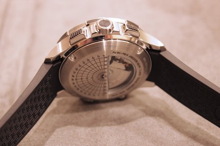 hamilton-khaki-xwind-back.jpg hamilton-khaki-xwind-back.jpg