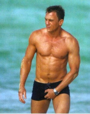 Daniel-Craig-2-500x629.jpg