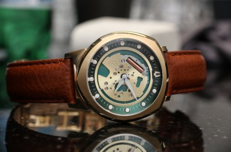 Bulova-Accutron-II-Alpha-Watch-4.jpg