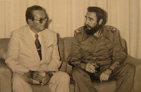 josip_broz_tito_con_fidel_castro.JPG