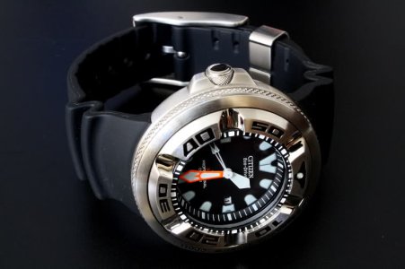 690463d1335351874-citizen-ecozilla-300m-diver-1-month-old-worn-5-times-2igy7n8.jpg