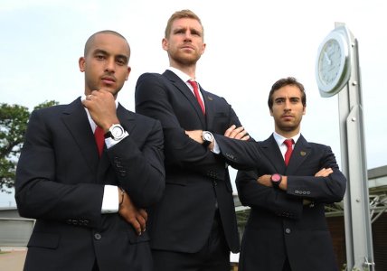 JEANRICHARD&Arsenal_T.Walcott_M.Flamini_P.Mertesacker.jpg