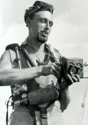 1 Hanss Hass UW-Robot-1942-D.jpg