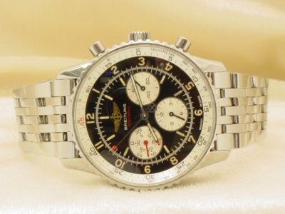 34.Navitimer 92 FOOTBALL.jpg