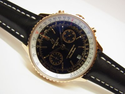 92.NAVITIMER 125e ANNIVERSAIRE GOLD.jpg