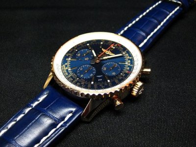 97.Navitimer blue sky gold.jpg