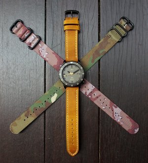 sinn-u1d-straps.jpg sinn-u1d-straps.jpg