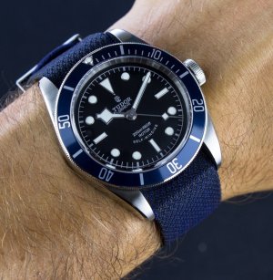 Tudor-heritage-black-bay-blue-17.jpg
