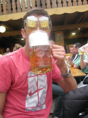 Paulaner Oktoberfest Munchen 2012.jpg