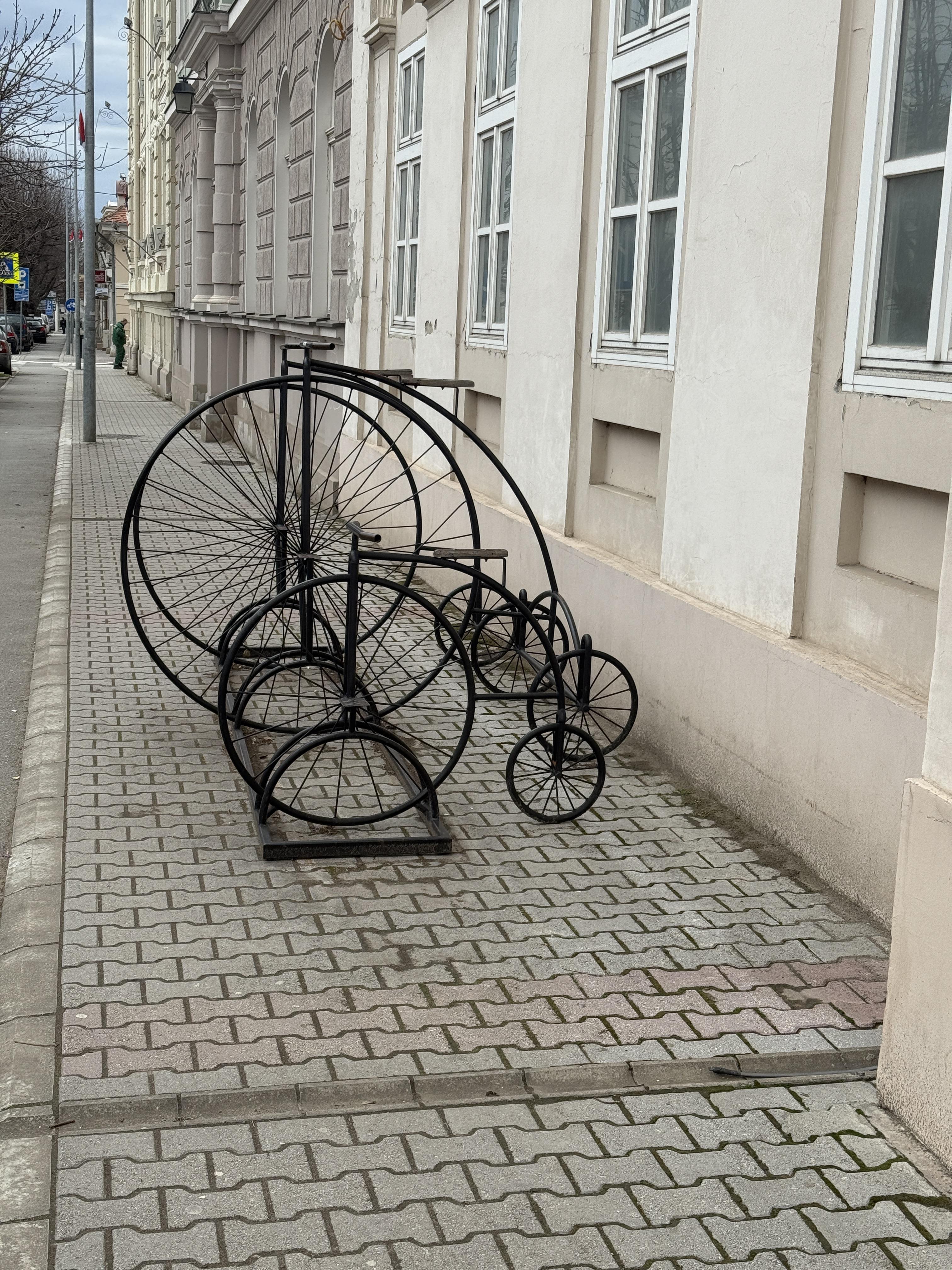 f5f77027383c43e466ea482422e3726e.dng